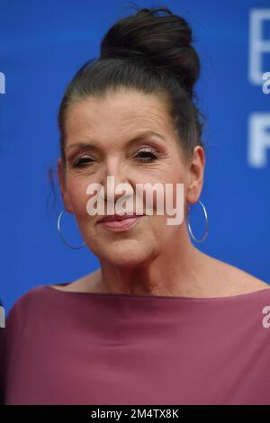 ARCHIVE PHOTO: L'actrice Katy KARRENBAUER fête son anniversaire de 60th sur 31 décembre 2022, Katy KARRENBAUER (actrice), image unique, court motif unique, portrait, portrait, portrait. Tapis rouge, tapis rouge, Prix de télévision bavarois 2017 sur 19 mai 2017. ? Banque D'Images