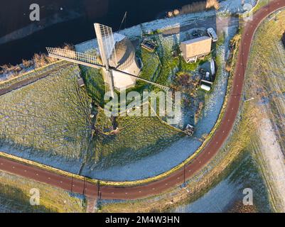 Strijkmolen E, Ouddorp, Alkmaar, pays-Bas. Moulin à polder octogonal en chêne à partir de 1630. Les moulins à repassage ne drainent pas les polissoirs, meulez le Banque D'Images