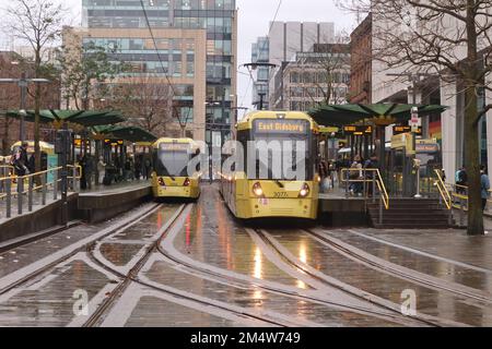 Manchester, Angleterre 15th décembre 2022. Trams (Metrolink) en cours d'exécution dans le centre de Manchester ©Ged Noonan/Alamy Banque D'Images