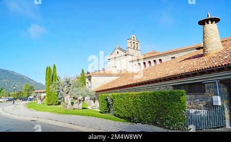 Monastère Boltañá ou Monastère Carmen, Comarca del Sobrarbe, Aragon, Espagne, Europe Banque D'Images