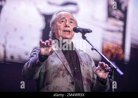 Joan Manuel Serrat se produit au Palau Sant Jordi, Barcelona 22 DIC. 2022. Photographe: ALE Espaliat Banque D'Images