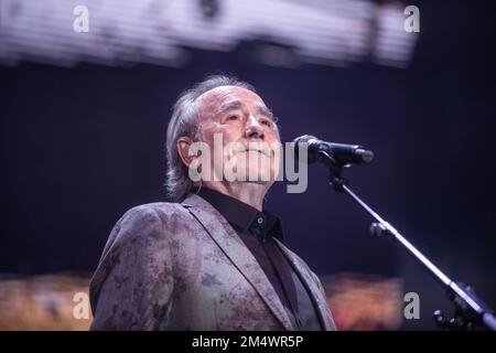 Joan Manuel Serrat se produit au Palau Sant Jordi, Barcelona 22 DIC. 2022. Photographe: ALE Espaliat Banque D'Images