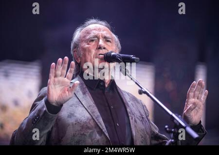 Joan Manuel Serrat se produit au Palau Sant Jordi, Barcelona 22 DIC. 2022. Photographe: ALE Espaliat Banque D'Images