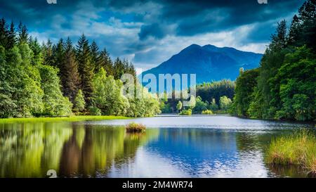 C'est Glencoe Lochan situé à la périphérie de Glencoe village à l'ouest des Highlands d'Écosse, Royaume-Uni Banque D'Images