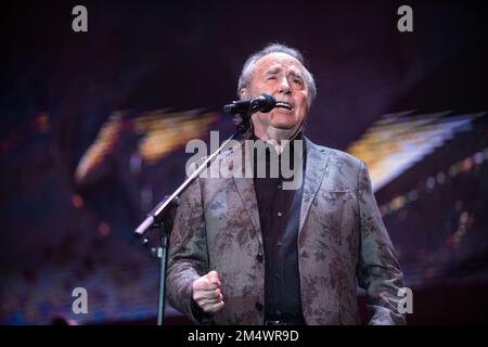 Joan Manuel Serrat se produit au Palau Sant Jordi, Barcelona 22 DIC. 2022. Photographe: ALE Espaliat Banque D'Images