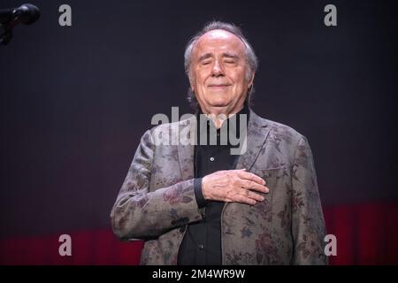 Joan Manuel Serrat se produit au Palau Sant Jordi, Barcelona 22 DIC. 2022. Photographe: ALE Espaliat Banque D'Images