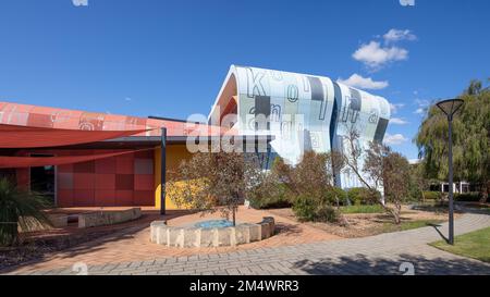 Perth, WA, Australie - Ecole de Kurongkurl Katitjin pour Edith Cowan Univerity par JCY Architects Banque D'Images