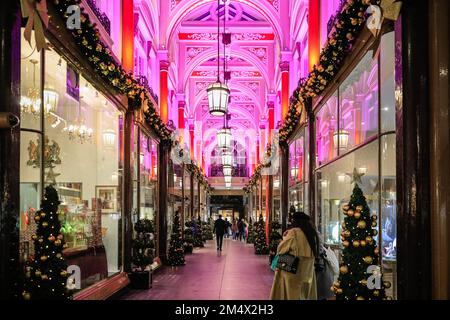 Les boutiques de Royal Arcade à Mayfair, Londres, Royaume-Uni Banque D'Images