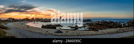 France, Bretagne, Plouneour-Brignogan-plages, vue panoramique sur la plage du Bihou à l'aube Banque D'Images