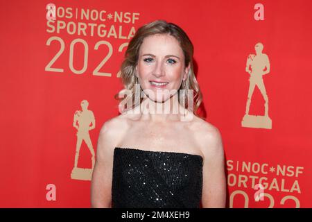 AMSTERDAM, PAYS-BAS - DÉCEMBRE 21: Annemiek van Vleuten sur le tapis rouge avant le nos | NOC*NSF Sportgala à l'AFAS Live on 21 décembre 2022 à Amsterdam, pays-Bas (photo par Joris Verwijst/BSR Agency) Banque D'Images