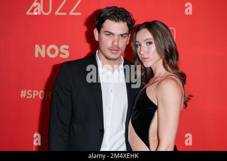 AMSTERDAM, PAYS-BAS - DÉCEMBRE 21 : Sam van Royen et Suzanne Scholting sur le tapis rouge avant le nos | NOC*NSF Sportgala à l'AFAS Live on 21 décembre 2022 à Amsterdam, pays-Bas (photo par Joris Verwijst/BSR Agency) Banque D'Images