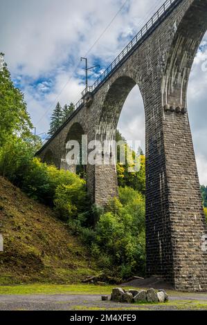 Allemagne, Bade-Wurtemberg, Hinterzarten, pont de Ravenne viaduc s'étendant sur la gorge de Ravenne Banque D'Images