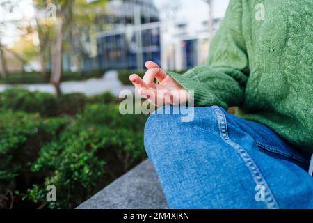 Main de la femme gestante mudra Banque D'Images