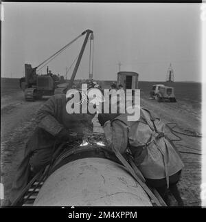 ***26 AVRIL 1971, PHOTO DE DOSSIER*** Construction d'un pipeline de transit longue distance depuis l'URSS. Ce mois-ci, n.p. Plynostav Rossice a commencé un autre par Banque D'Images