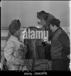 ***26 AVRIL 1971, PHOTO DE DOSSIER*** Construction d'un pipeline de transit longue distance depuis l'URSS. Ce mois-ci, n.p. Plynostav Rossice a commencé un autre par Banque D'Images