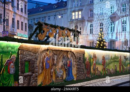 Vienne, Autriche. 23 décembre 2022. Vieux marché de Noël viennois sur le Freyung à Vienne Banque D'Images
