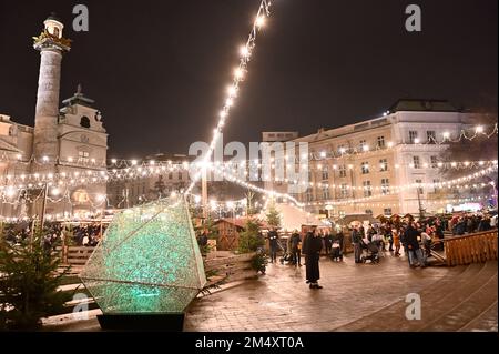 Vienne, Autriche. 23 décembre 2022. Marché de l'Avent Art Avent à Karlsplatz Banque D'Images