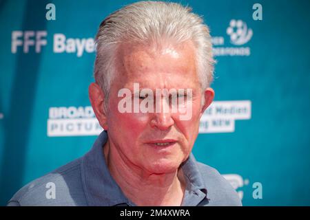 Cologne, Allemagne. 23rd décembre 2022. Jupp Heynckes survit à la chirurgie cardiaque. Archive photo: Jupp HEYNCKES, entraîneur, tapis rouge, spectacle tapis rouge, arrivée, première pour le film KROOS, sur 30 juin 2019 à Cologne, crédit: dpa/Alamy Live News Banque D'Images