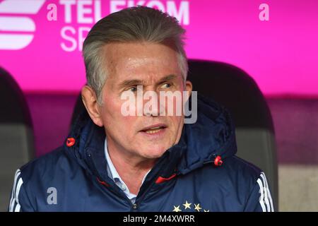 Jupp Heynckes survit À LA CHIRURGIE cardiaque ARCHIVE PHOTO: Jupp HEYNCKES (coach FC Bayern Munich), image unique, rognée motif unique, portrait, portrait, Portrait, football 1st Bundesliga, 19th match day, matchday19, FC Bayern Munich (M)-SV Werder Brême (HB), 4-2, on 21 janvier 2018 à Munich/Allemagne, ALLIANZAREN A. Banque D'Images