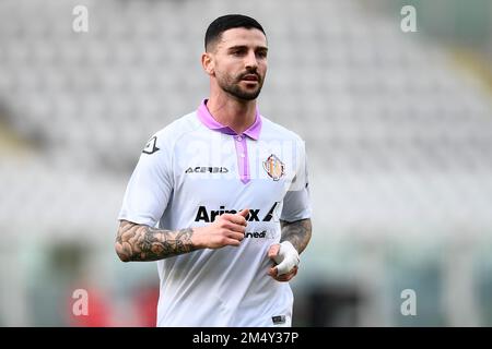 Turin, Italie. 23 décembre 2022. Cristian Buonaiuto des Etats-Unis Cremonese regarde pendant le match de football amical entre le Torino FC et les Etats-Unis Cremonese. Credit: Nicolò Campo/Alay Live News Banque D'Images