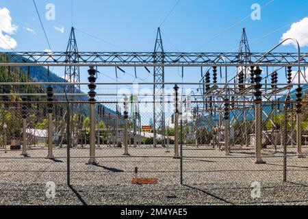 Champ de transmission électrique; gorge Dam; Skagit River; North Cascades National Park; Washington State: USA Banque D'Images