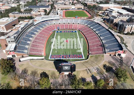 Une vue aérienne générale du stade Gerald J. Ford (au premier plan) et du stade Washburne Soccer and Track de la Southern Methodist University, mardi 20 décembre 2022, à Dallas, TPI Banque D'Images