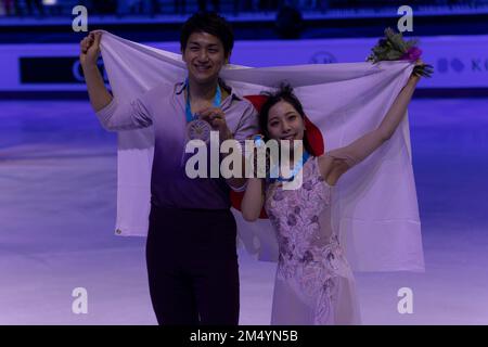 Palavela, Turin, Italie, 09 décembre 2022, Riku Miura / Ryuichi Kihara (JPN) médailles d'or en paires lors de la finale du Grand Prix de patinage artistique Turin 2022 (Italie) pendant les finales du Grand Prix de patinage de l'UIP 2022 - Sports sur glace Banque D'Images