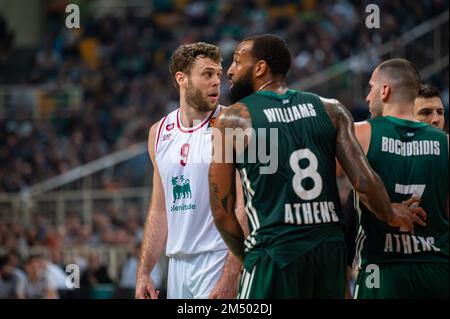 #9 NICOLO MELLI de EA7 Emporio Armani Milano avec #8 DERRICK WILLIAMS de Panathinaikos Athènes pendant l'Euroligue, Round 12, match entre Panathina Banque D'Images