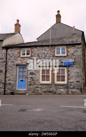 Petit cottage pittoresque en pierre à Charlestown, Cornwall, Royaume-Uni Banque D'Images