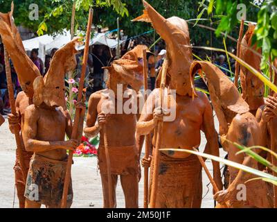 Danse personnalisée à Owaaraha, ou à Santa Ana, Îles Salomon Banque D'Images