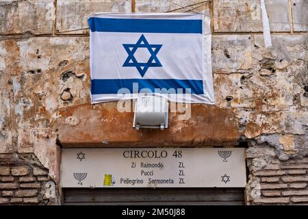 Circolo dei Ragazzi del '48 (Club des garçons de '48), au coeur du Ghetto de Rome, Italie, Europe, Union européenne, UE. Banque D'Images