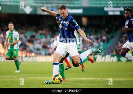 Séville, Espagne. 23rd décembre 2022. Teun Koopmeiners (7) d'Atalanta vu pendant le football amical entre Real Betis et Atalanta à l'Estadio Benito Villamarin à Séville. (Crédit photo : Gonzales photo/Alamy Live News Banque D'Images