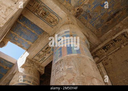 Le Temple de Medinet Habu, rive ouest du Nil Louxor, Égypte Banque D'Images
