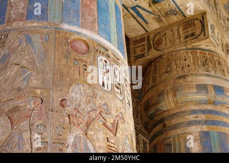 Le Temple de Medinet Habu, rive ouest du Nil Louxor, Égypte Banque D'Images