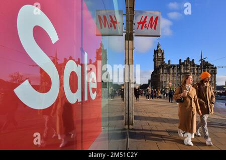 Edinburgh, Écosse, Royaume-Uni, 24 décembre 2022. Noël à Édimbourg sur Princess Street. credit sst/alamy nouvelles en direct Banque D'Images