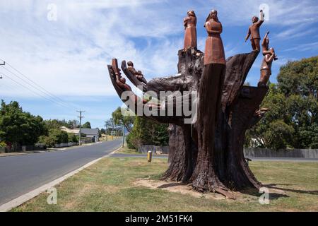 Legerwood Memorial Trees, planté en 1918, à Legerwood en Tasmanie. Dépeignant les images de la WW 1, en mémoire des soldats tombés anciennement Ringarooma. Banque D'Images