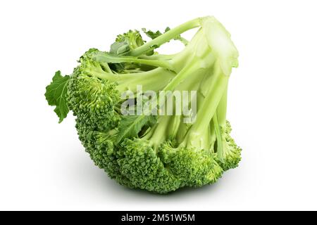 brocoli frais isolé sur fond blanc gros plan avec pleine profondeur de champ. Banque D'Images