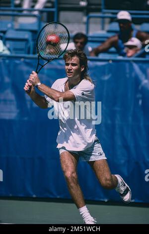 Andre Agassi (USA) en compétition à l'US Open tennis 1988. Banque D'Images