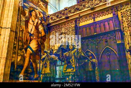 Statue Christophe Colomb Cathédrale de Séville Cathédrale de Saint Mary de la Voir Séville Andalousie Espagne construite dans les 1500s os de Colomb à Tomb DN Banque D'Images