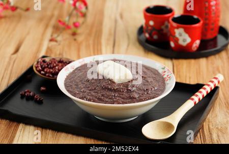 Oshiruko Zenzai, soupe de haricots rouges sucrée japonais avec Mochi, dessert japonais Banque D'Images