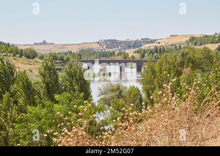 Pont Dicle de Diyarbakir au-dessus du Tigre Banque D'Images