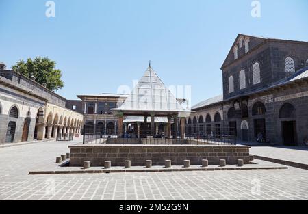 La plus importante mosquée de Diyarbakir, Ulu Cami Banque D'Images