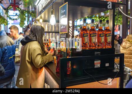 Marché de San Miguel Mercado de San Miguel marché couvert populaire à Madrid, Espagne, le 6 décembre 2022 Banque D'Images