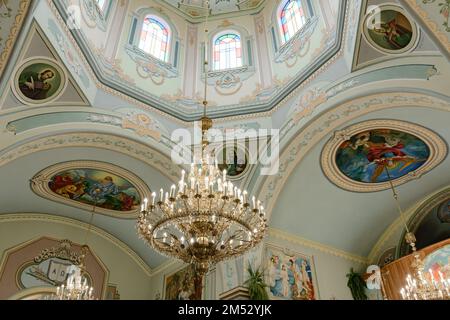 Ivano-Frankivsk, Ukraine : peintures murales et dômes des églises ukrainiennes. Banque D'Images