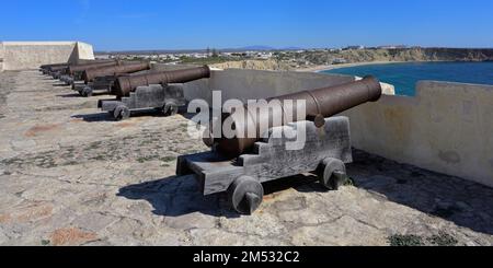 Canons, Forteresse de Sagres, Sagres, Vila do Bispo, quartier de Faro, Algarve, Portugal Banque D'Images