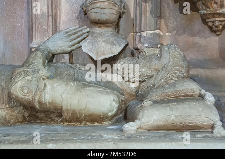 Tombe de Sancho I, deuxième roi du Portugal, monastère de Santa Cruz, vieille ville de Coimbra, province de Beira, Portugal Banque D'Images