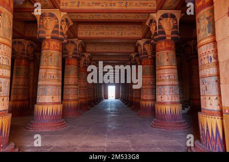 OUARZAZATE, MAROC - 7 FÉVRIER 2017 : scène égyptienne dans les studios de cinéma Atlas où des films comme Gladiator et Mummy ont été filmés. Banque D'Images