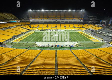 Pittsburgh, Pennsylvanie, États-Unis. 24th décembre 2022. Stade d'acrisure de 24 décembre 2022 avant les Steelers de Pittsburgh contre les Raiders de Las Vegas à Pittsburgh, PA. Jake Mysliwczyk/BMR (image de crédit : © Jake Mysliwczyk/BMR via ZUMA Press Wire) Banque D'Images