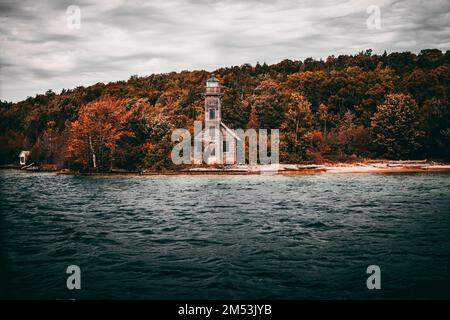 Le Grand Island East Channel Light, un phare situé au nord de Munising, Michigan, États-Unis. Banque D'Images