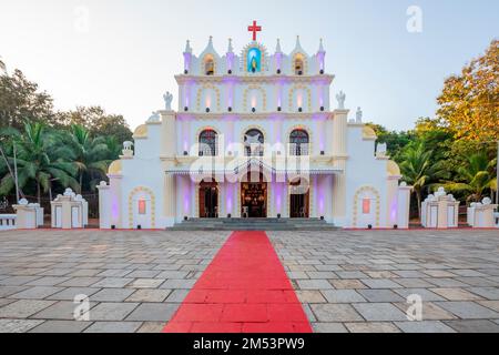 Devotte, Loutolim, Goa, Inde - Déc 25th 2022 - Chapelle Mãe de Deus, connue pour son architecture et son patrimoine culturel d'influence portugaise. Banque D'Images